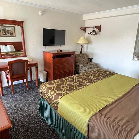 Americas Best Value Inn Ханфорд Экстерьер фото