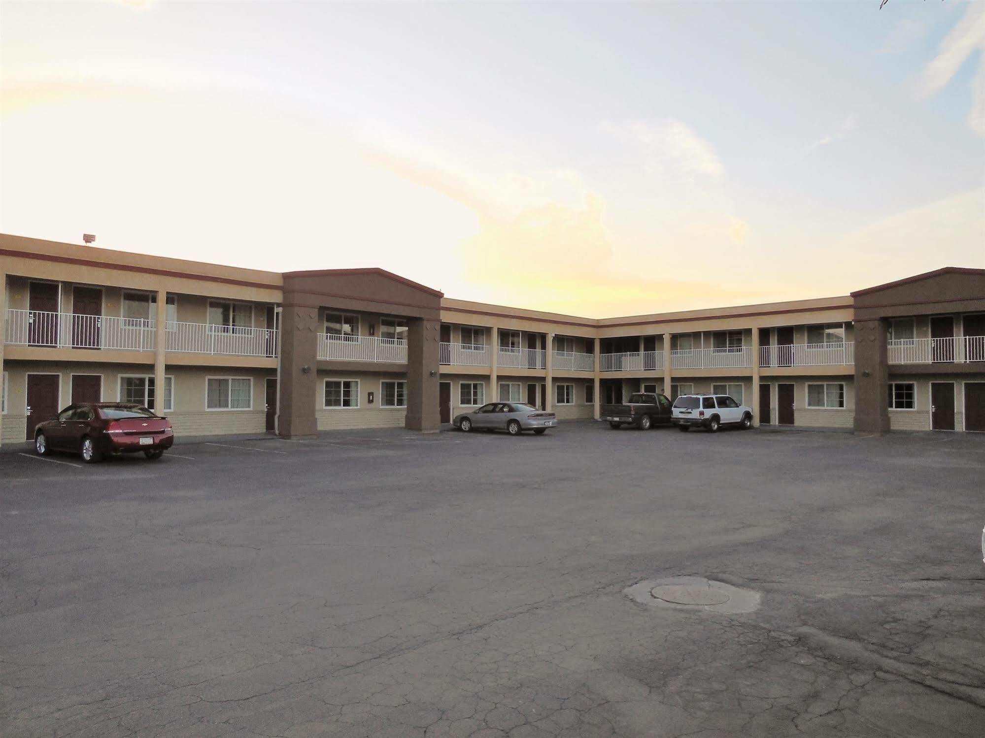 Americas Best Value Inn Ханфорд Экстерьер фото